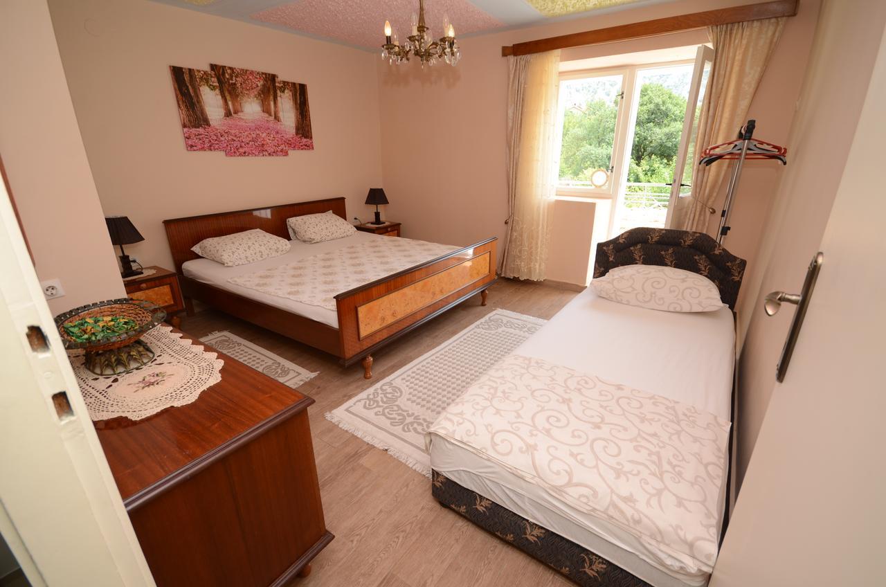 Stone House Dragutinovic * קוטור