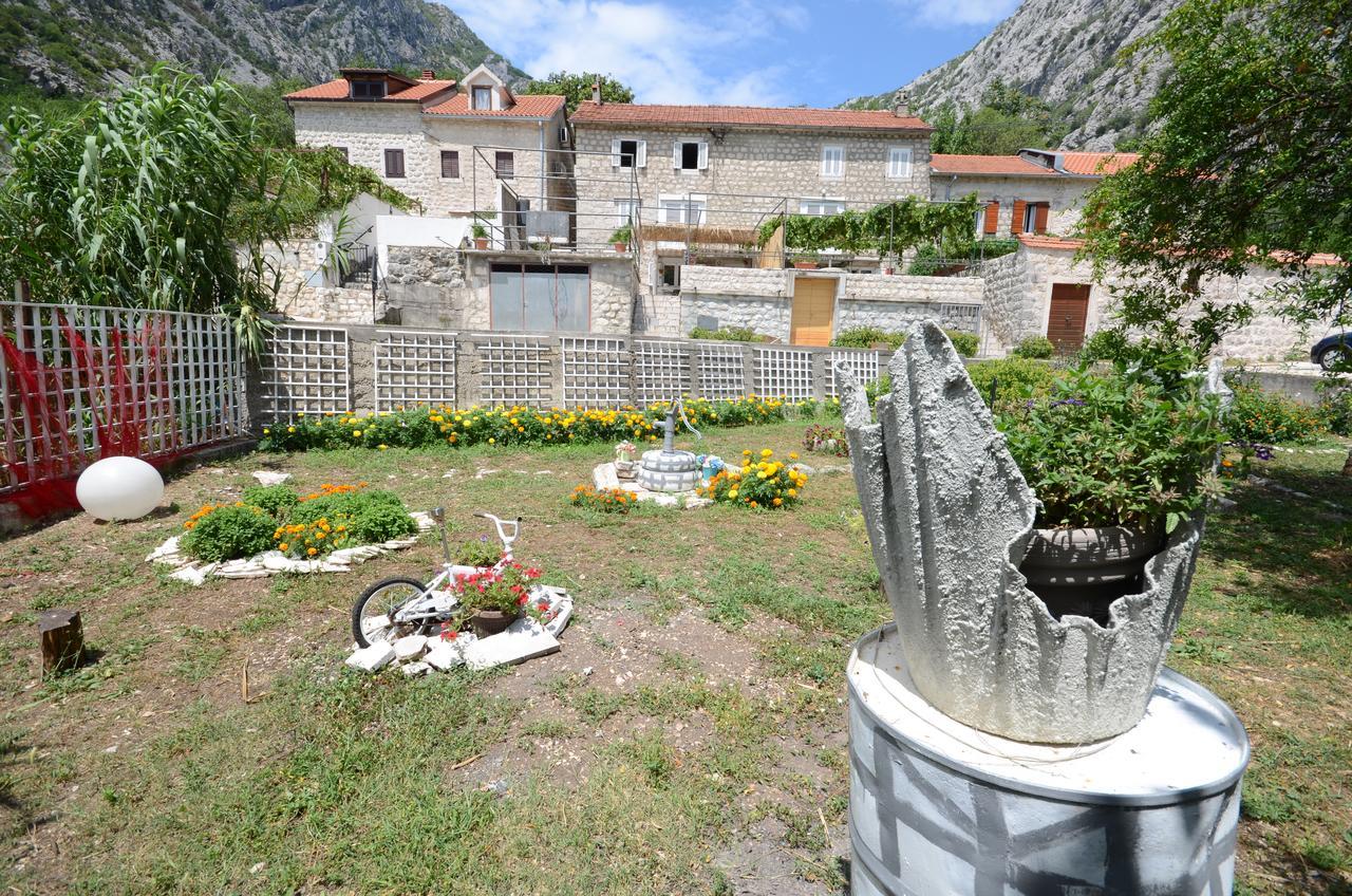 Stone House Dragutinovic Daire Kotor